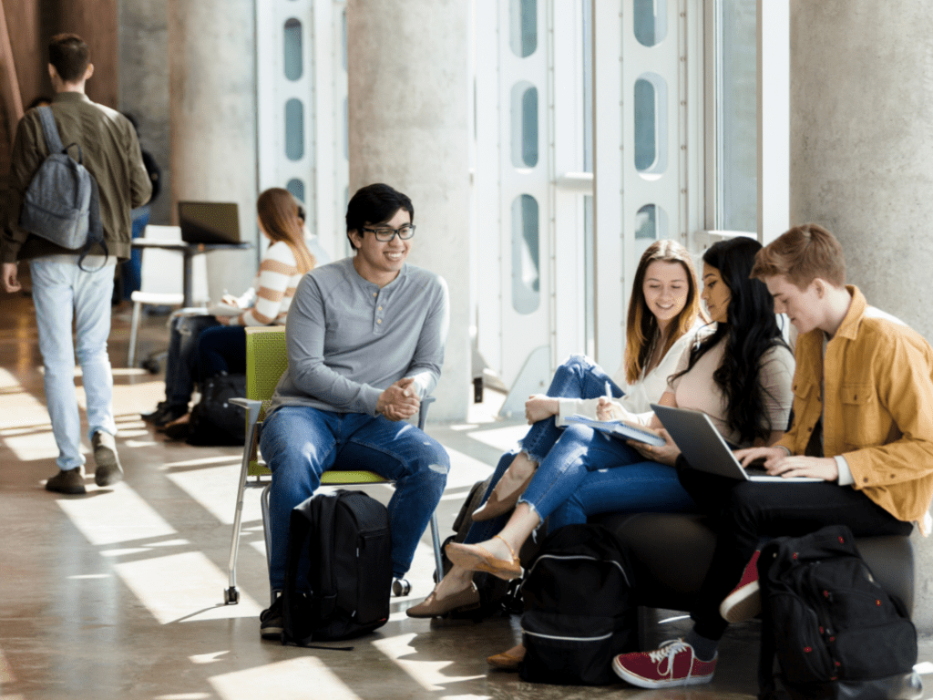 ����һ��ѧ������1����׬7�� ѧ������׬30��