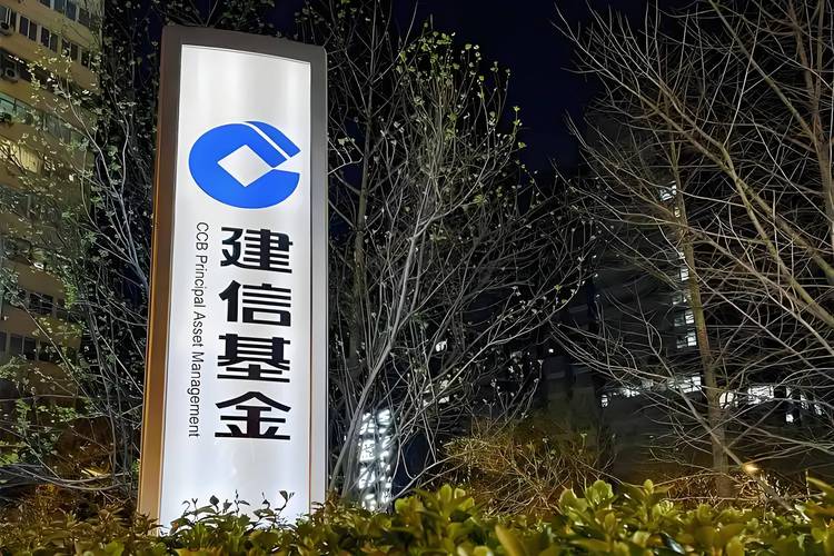 IT�豸��ҵĿǰ�µ�0.24% �����ʽ�����-2.32��Ԫ