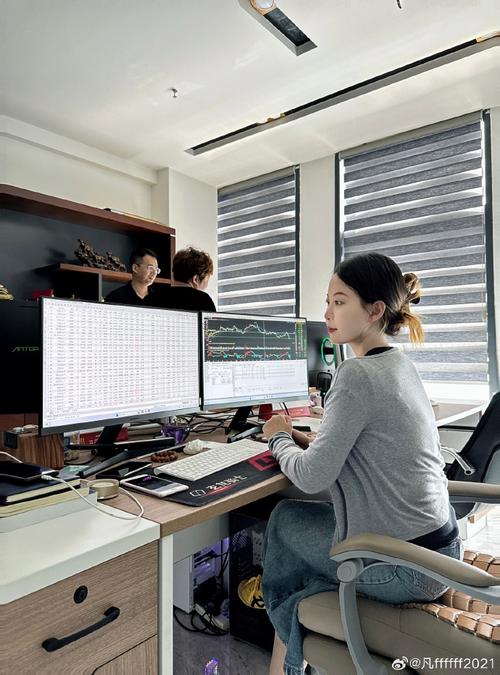 汽车芯片概念今日上涨0.93% 主力资金净流入-2.72亿元 汽车芯片概念今日上涨0.93% 主力资金净流入-2.72亿元